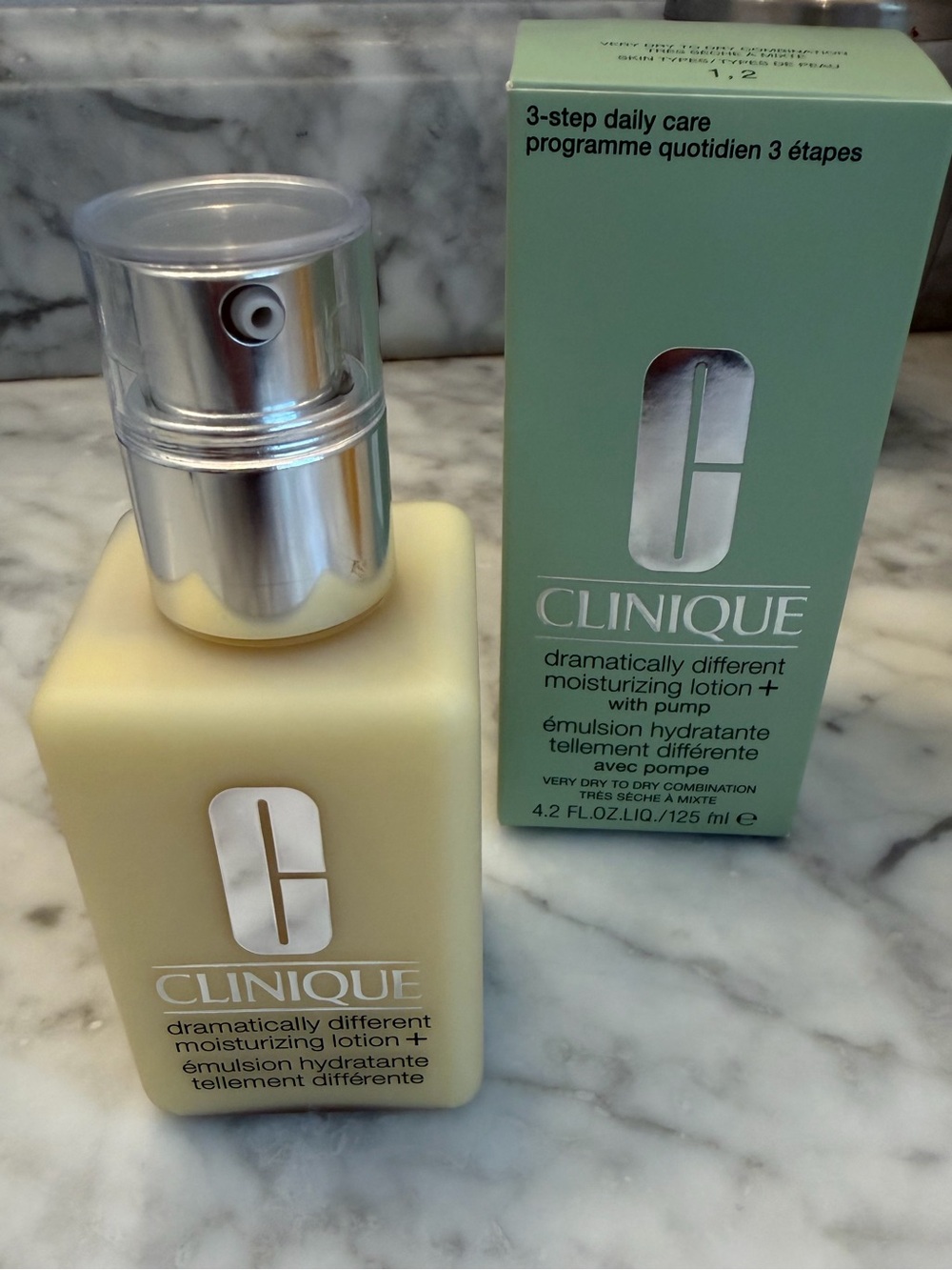 Clinique Dramatically Different Moisturizing Lotion+ in Pale Yellow Bottle